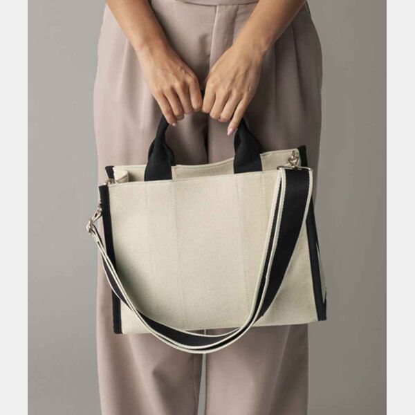 Quadra Puerto Medium Tote Bag Thumbnail