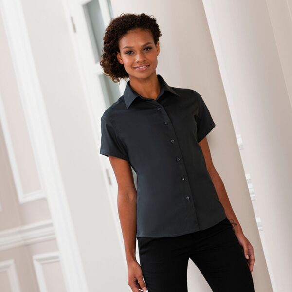 Women's short sleeve classic twill shirt Thumbnail