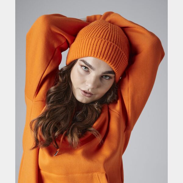 Engineered knit ribbed beanie Thumbnail